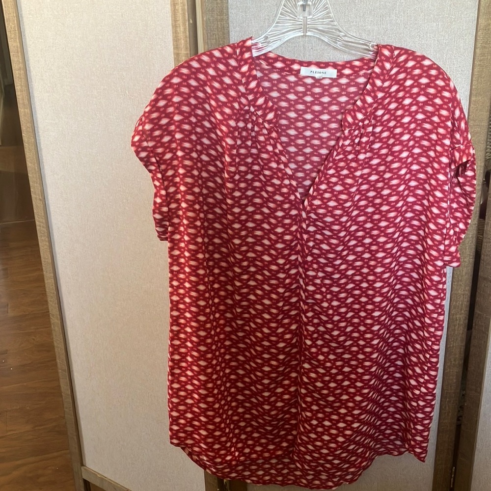FINAL MARKDOWN Pleione Red and White short Sleeve Blouse medium